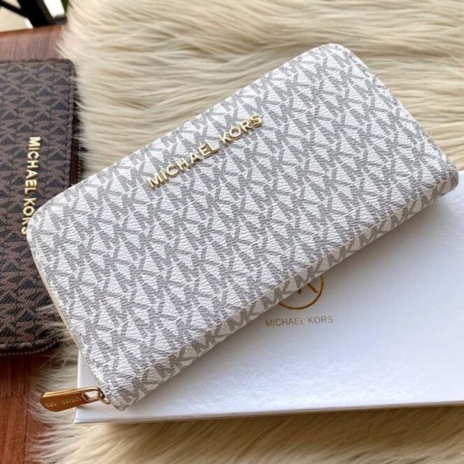WhatsApp-Image-2021-07-30-at-01.58.11-e1627625140922-5429506d Michael Kors Monogram White Zipper Wallet