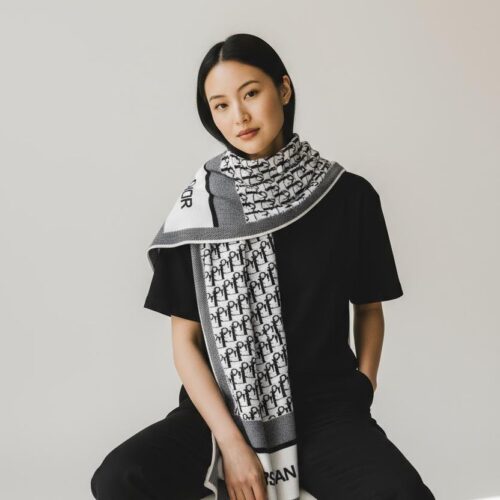 004f4659-a31e-4365-b129-952e0950c407 Christian Dior Basic Unisex Stole