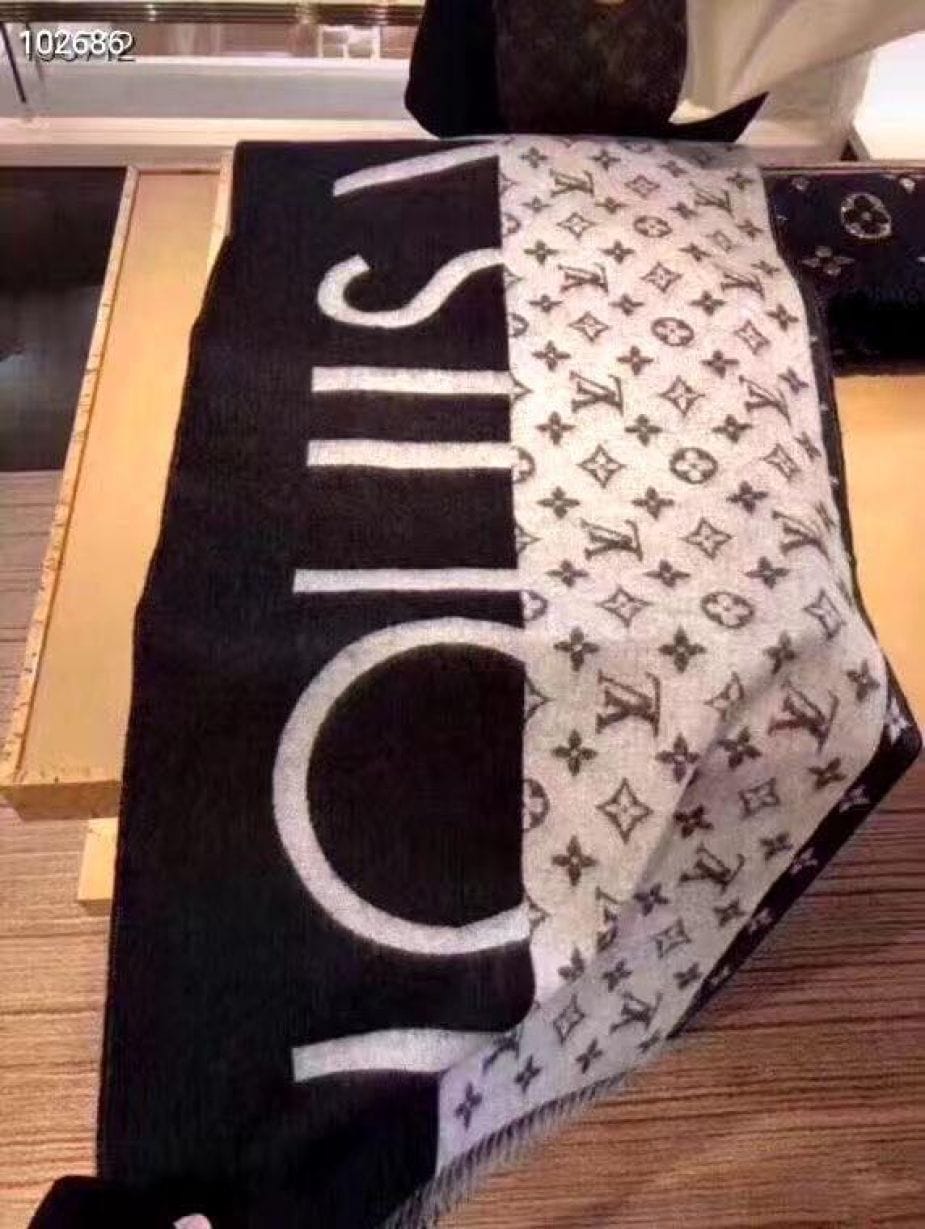 WhatsApp-Image-2021-12-18-at-12.34.49-09b5a230 Louis Vuitton Black And White Stole