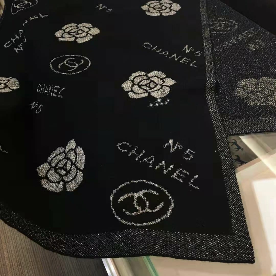 Chanel N°5 Black Woolen Stole