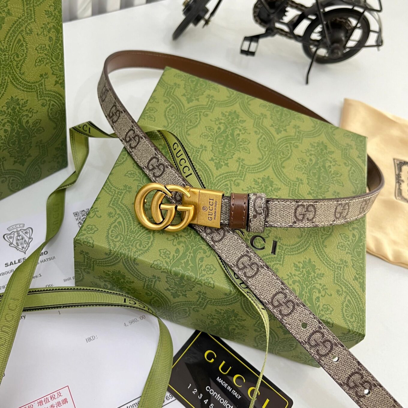 Gucci GG Reversible Slim Belt
