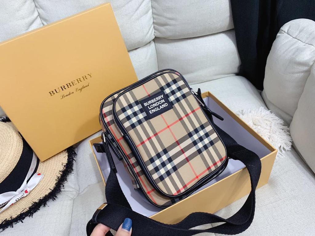 Burberry Signature small messenger bag (With Box)