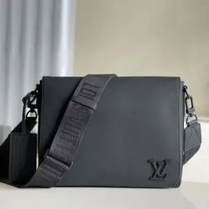 Louis Vuitton - Fastline Messenger Bag - Leather - Black - Men - Luxury