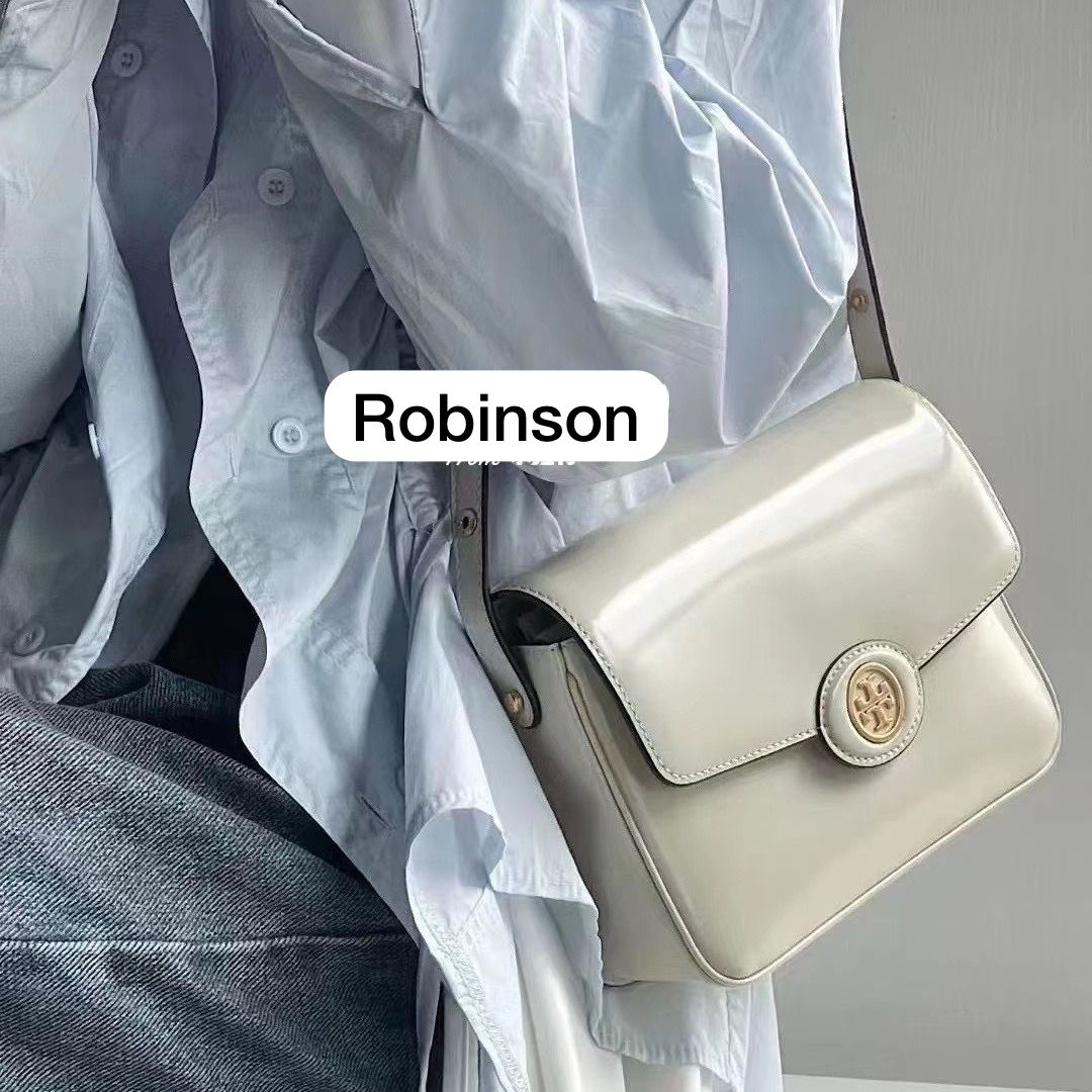 WhatsApp Image 2023-07-25 at 04.43.54 TORY BURCH ROBINSON SPAZZOLATO WHITE COLOR CROSSBODY BAG (WITH BOX)