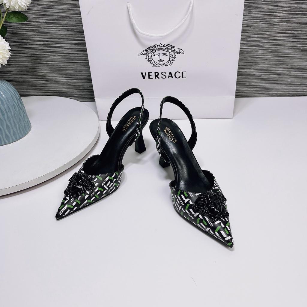 Versace Zapatos Monogram Slingback Pump