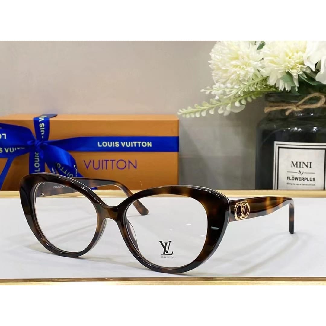 Buy Louis Vuitton eyeglass for her Online