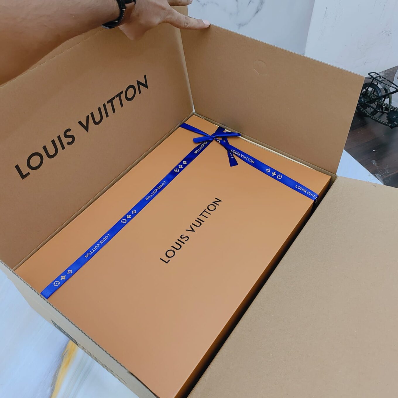 Louis Vuitton Neverfull Red Interior Premium Double Box Tote Bag (With Box)