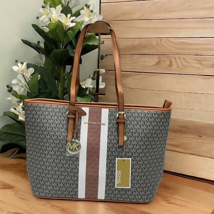 PhotoRoom_20231227_180453 Michael Kors Green Jetset Tote