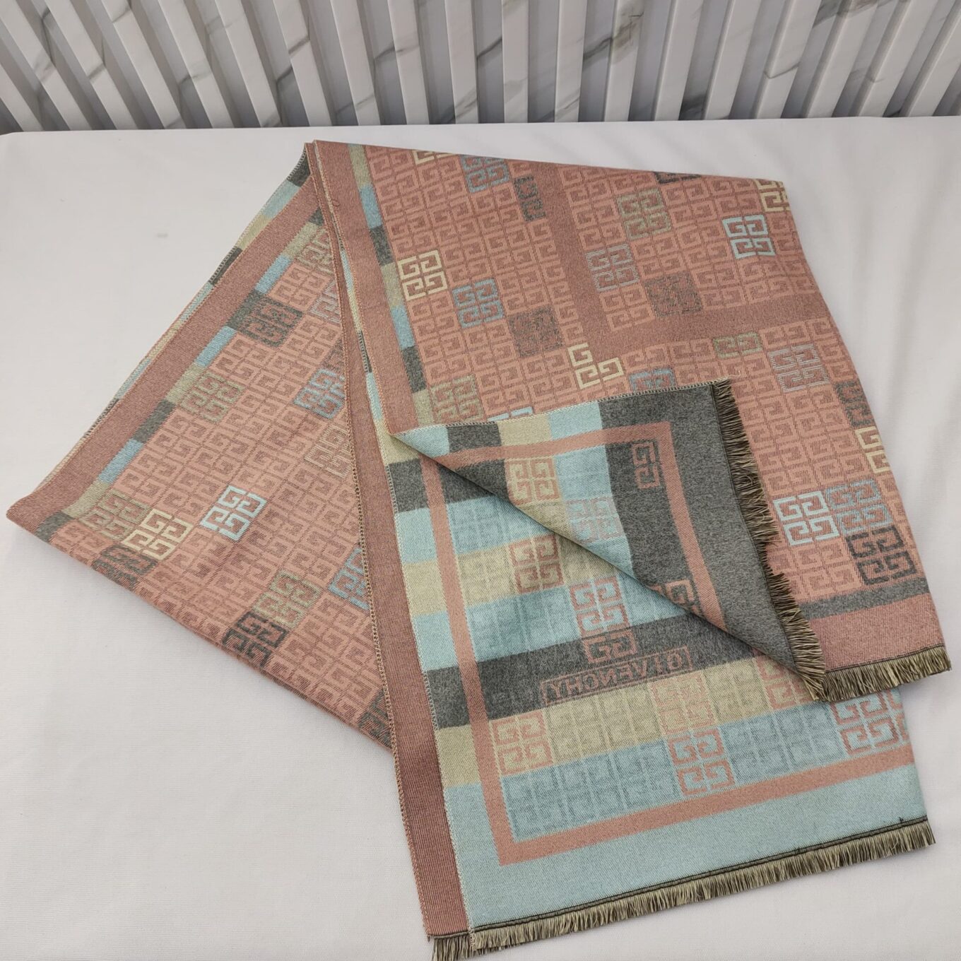 Givenchy wollen stole