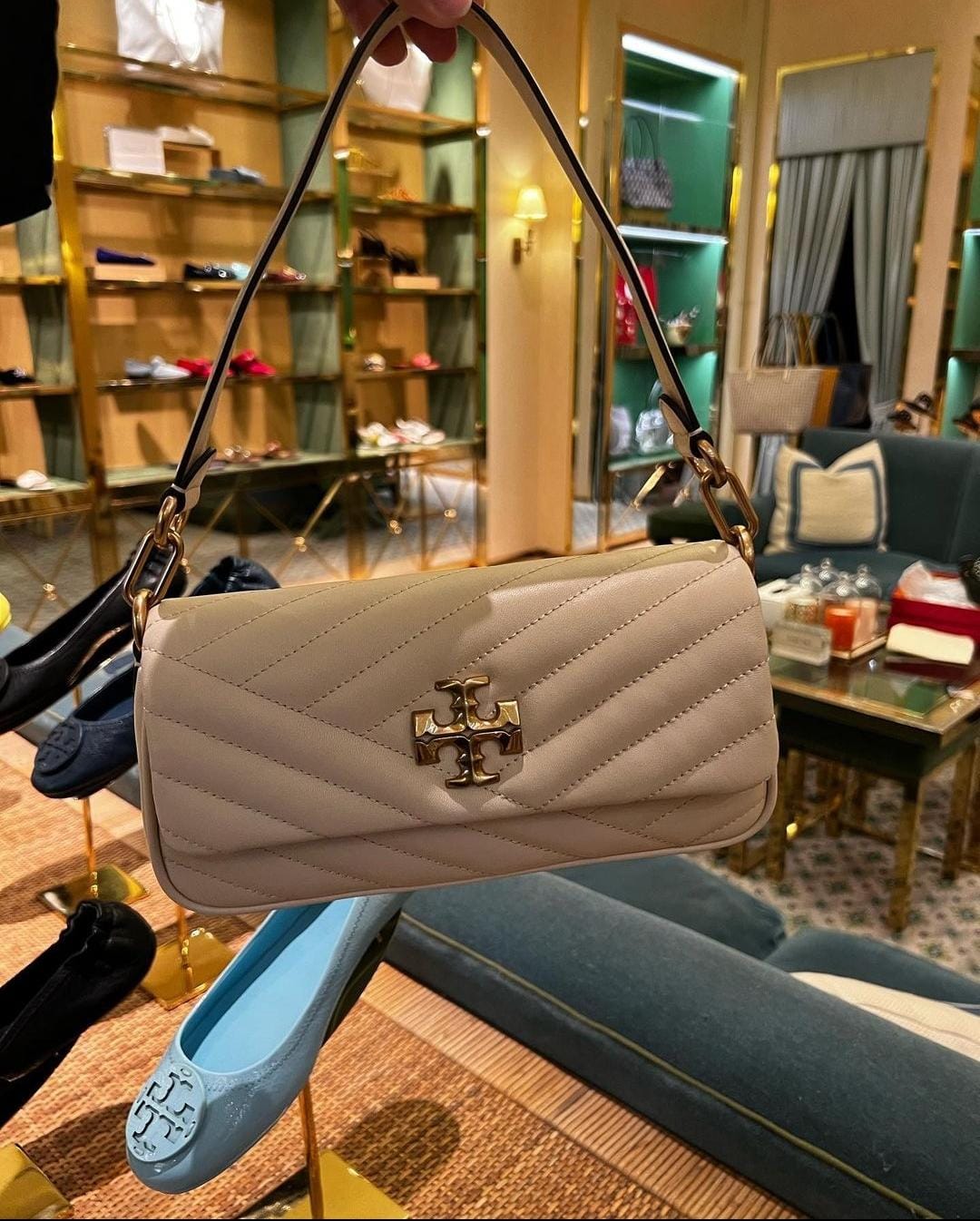 WhatsApp Image 2023-12-26 at 16.17.23_78d9e929 TORY BURCH SMALL KIRA CHEVRON KHAKI CONVERTIBLE SHOULDER AND SLING BAG(WITH BOX)