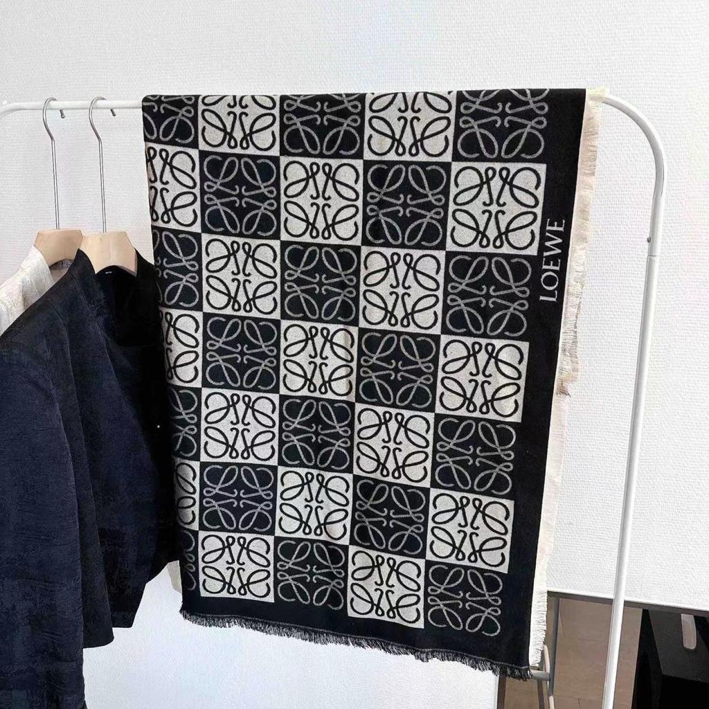 Loewe Black And White Winter Stole