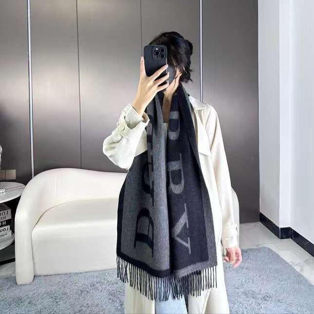 WhatsApp Image 2023-12-29 at 11.00.18_ab5c63ec Burberry Grey Warm Unisex Muffler