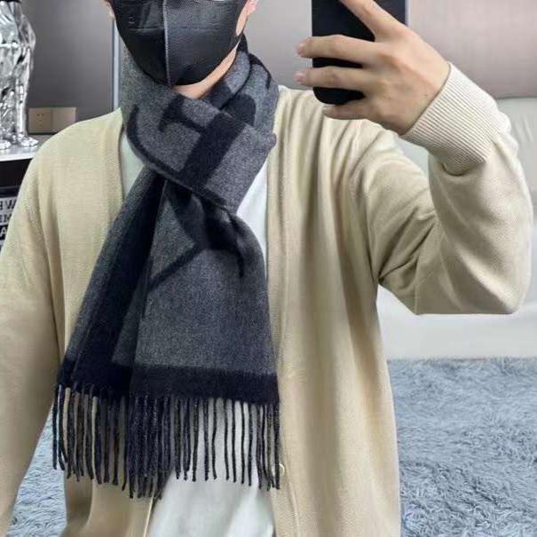 WhatsApp Image 2023-12-29 at 11.00.19_7c5de959 Burberry Grey Warm Unisex Muffler
