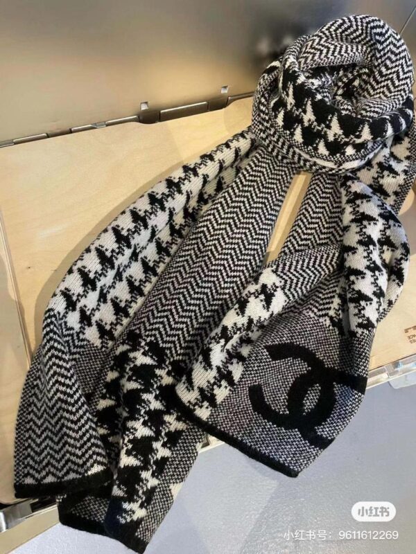 WhatsApp Image 2023-12-29 at 16.49.26_f51332e8 Chanel Full Warm Stripe Unisex Muffler