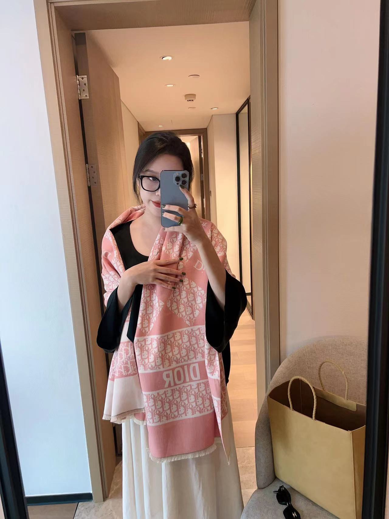 WhatsApp Image 2024-01-04 at 18.06.43_72c57383 Dior Wollen Pink Colour Stole (With Box)