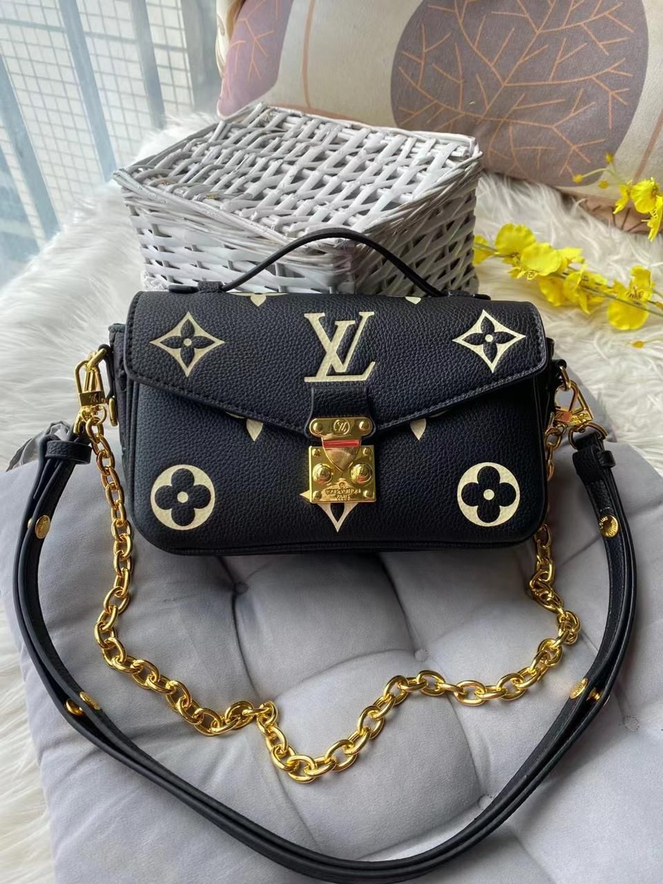 Louis Vuitton Black Pochette Metis Shoulder Bag (With Box)