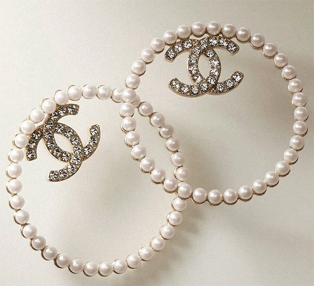 Chanel Fall of Winter Pearl Earring
