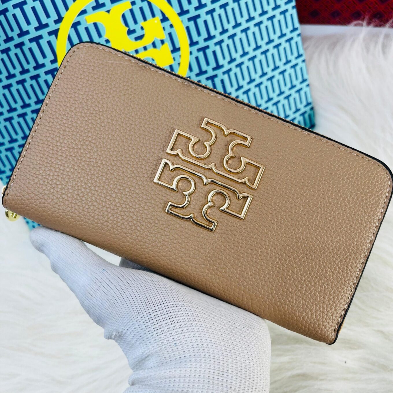 WhatsApp Image 2024-03-09 at 19.48.36_41092f42 Tory Burch Eleanor Khaki Wallet