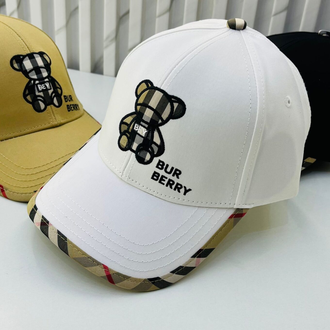 Burberry Teddy White Baseball Cap