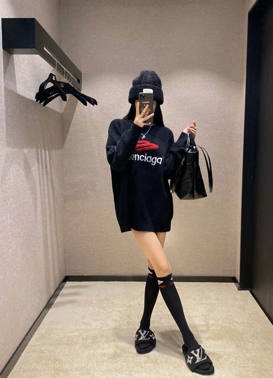 Balenciaga Round Neck Black Long Sweater With Matching Long Socks