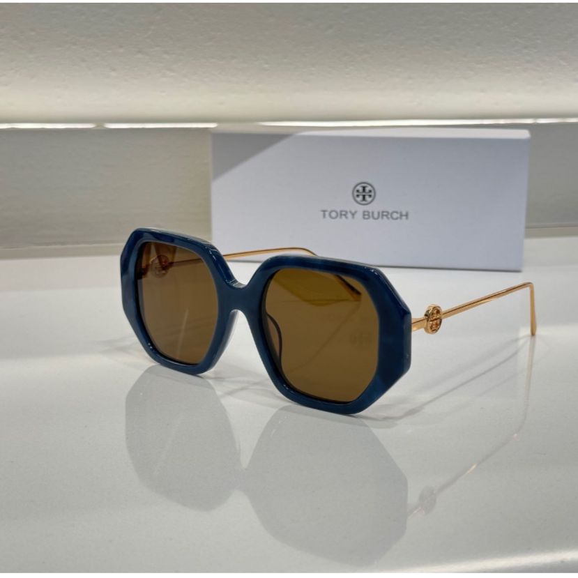 Tory Burch Women Premium Sunglass