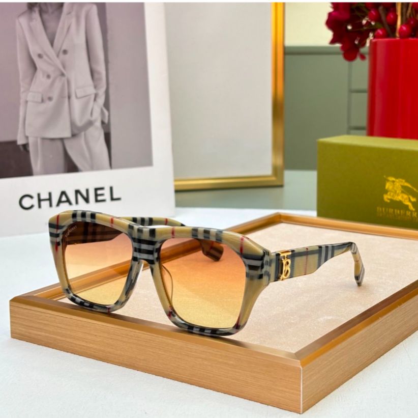 Burberry Signature Unisex Premium Sunglass