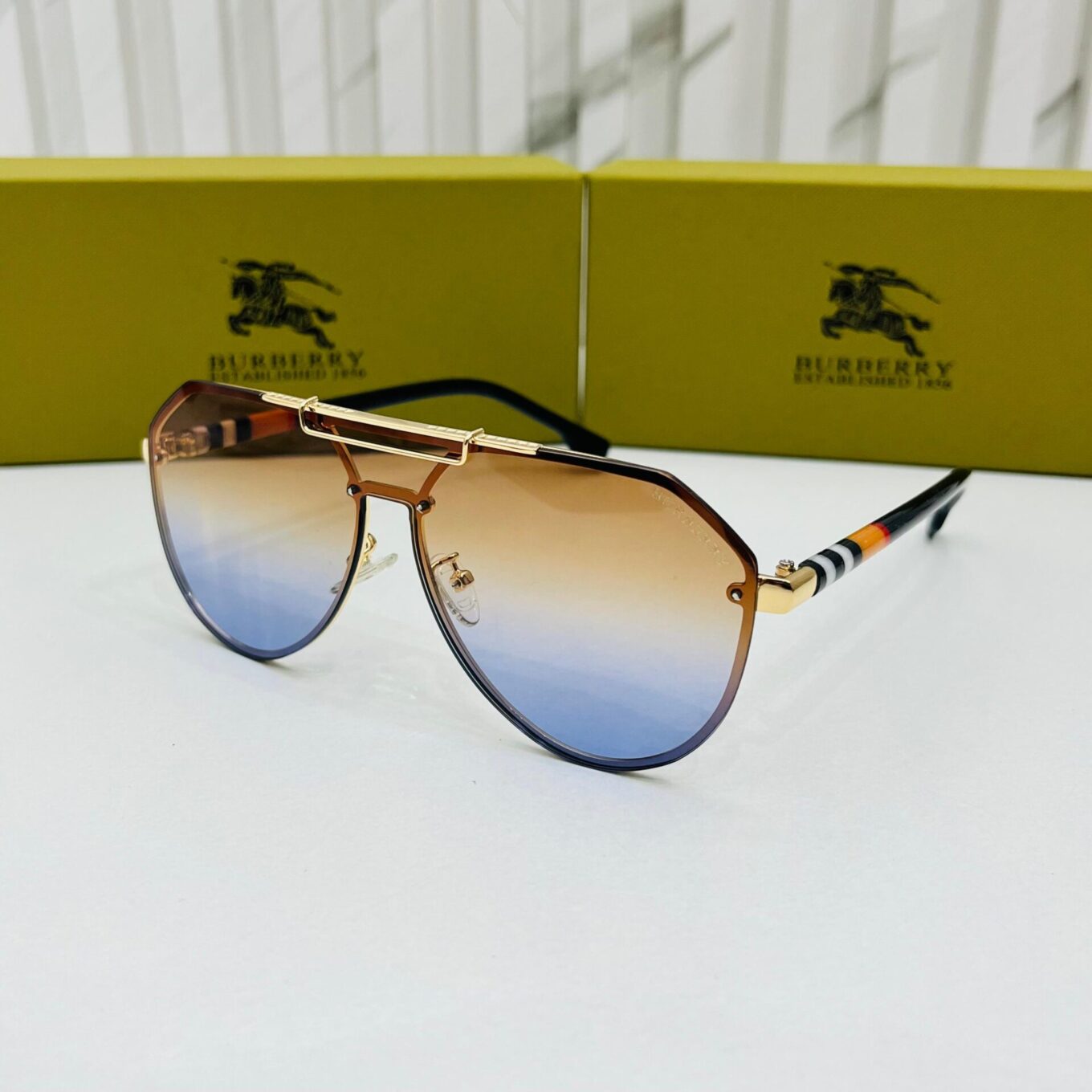 Burberry Unisex Aviator Sunglass