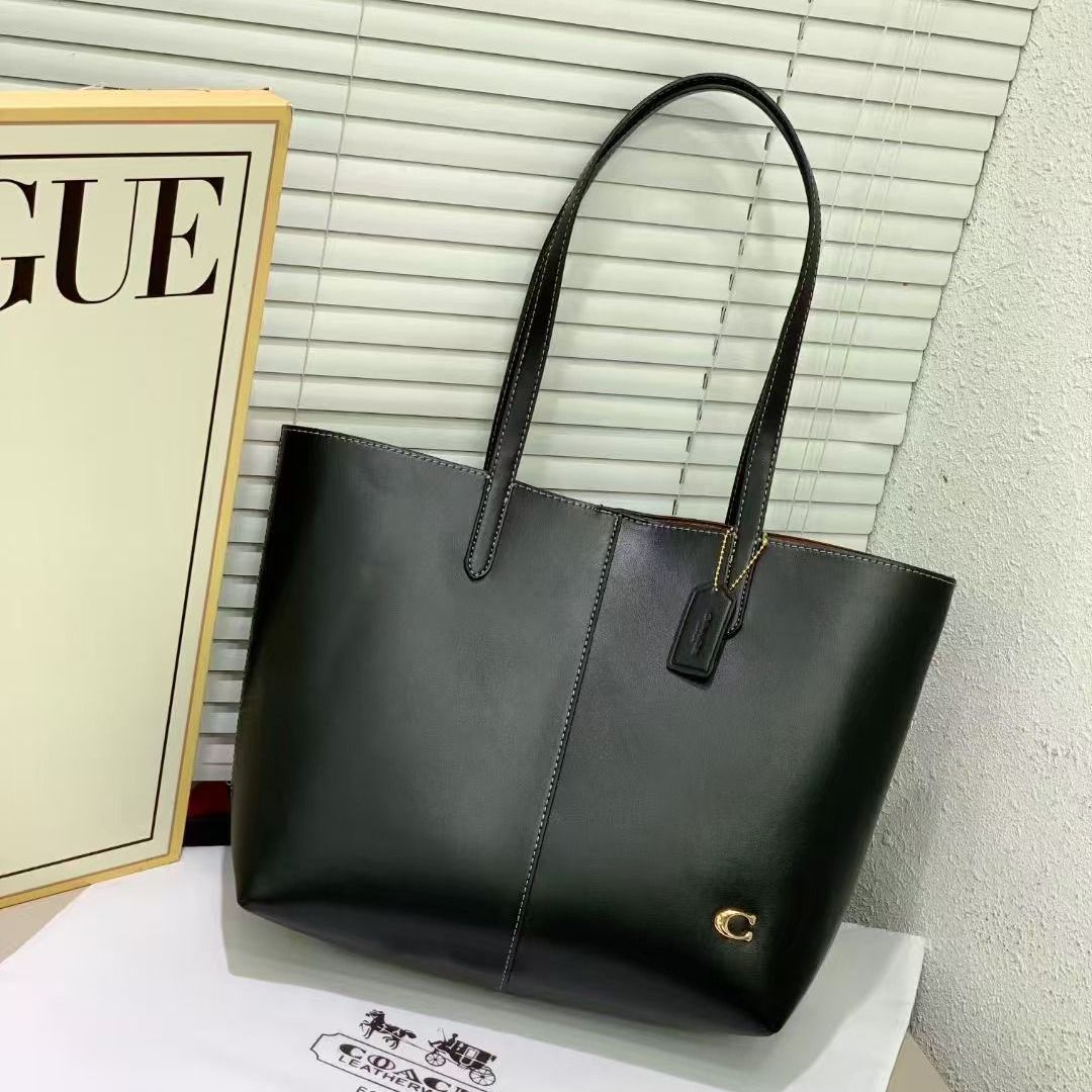 Coach North 32 Black Tote Bag