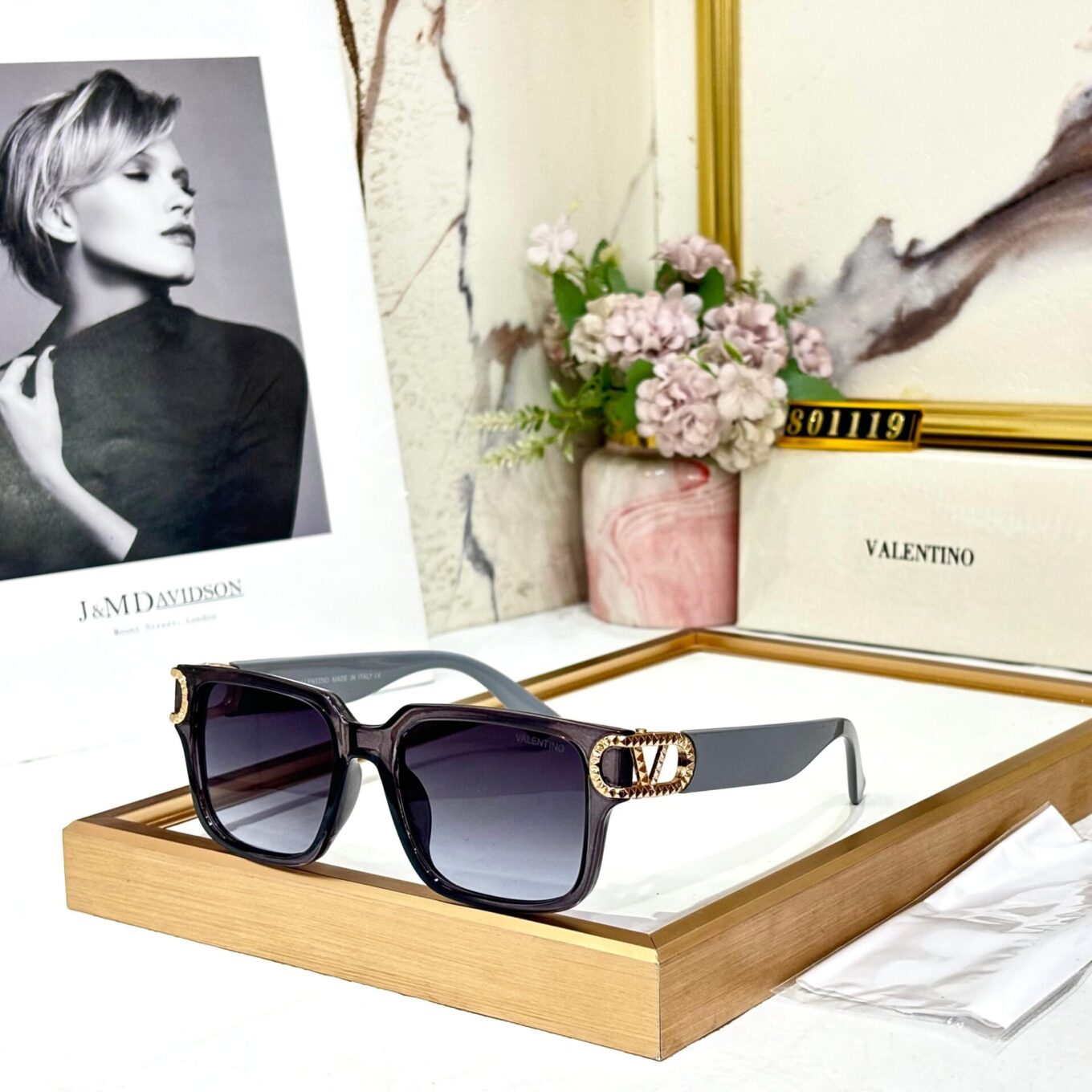 WhatsApp Image 2025-02-10 at 9.19.31 PM Valentino Sunglass For Women