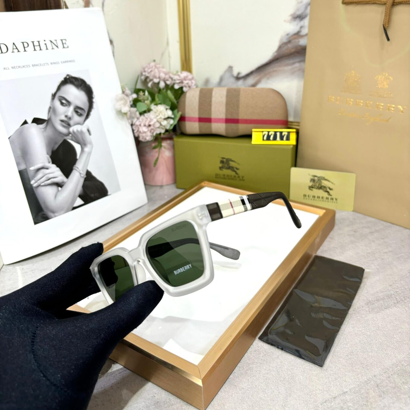 WhatsApp Image 2025-02-11 at 7.25.36 PM (1) Burberry Unisex Sunglass