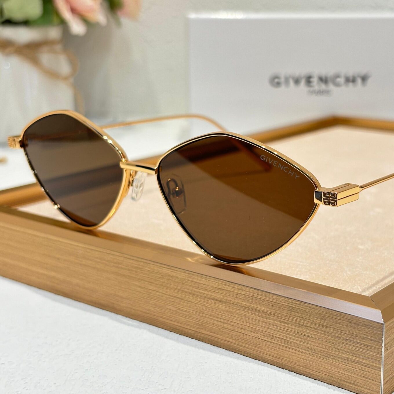 Givenchy Unisex Premium Sunglass