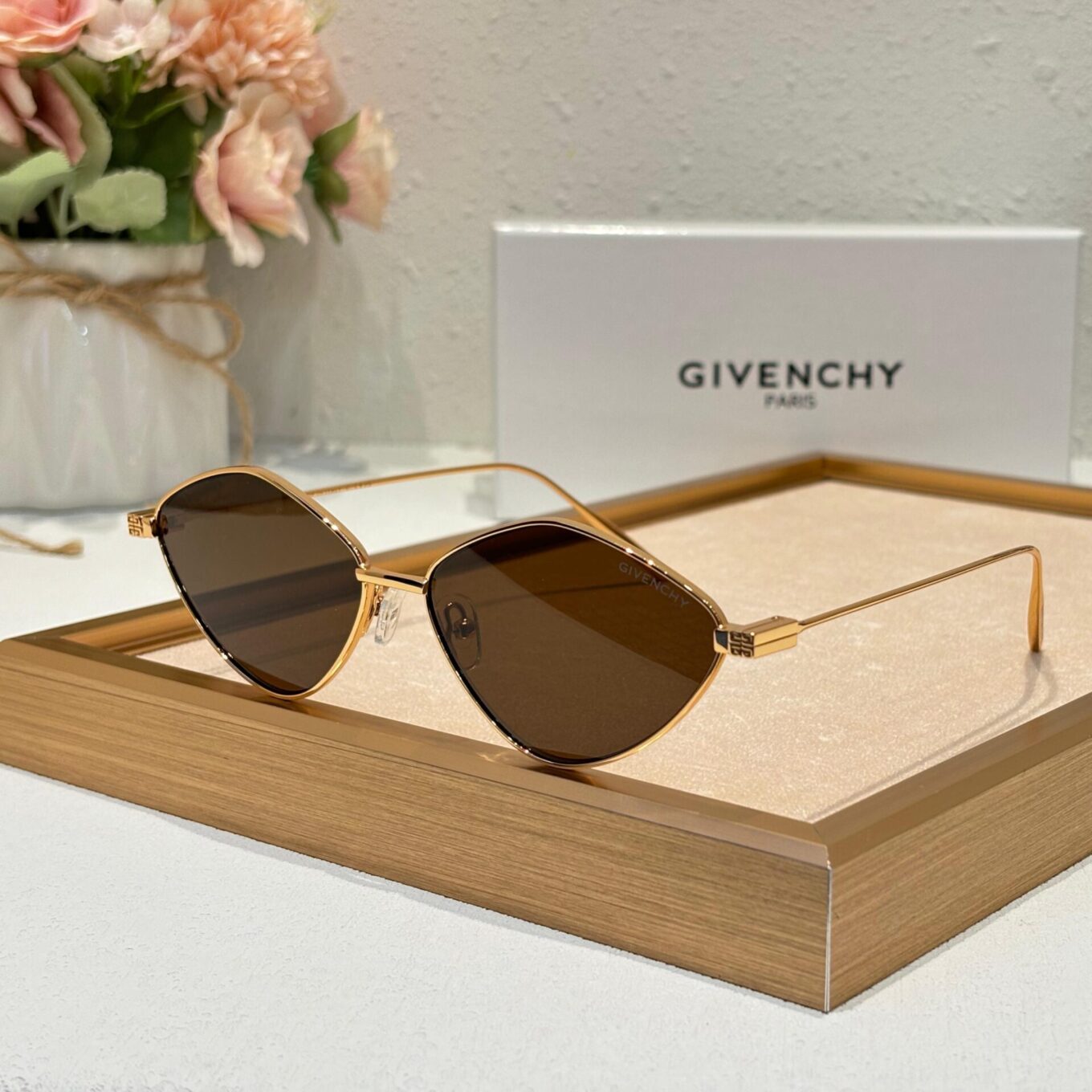 Givenchy Unisex Premium Sunglass