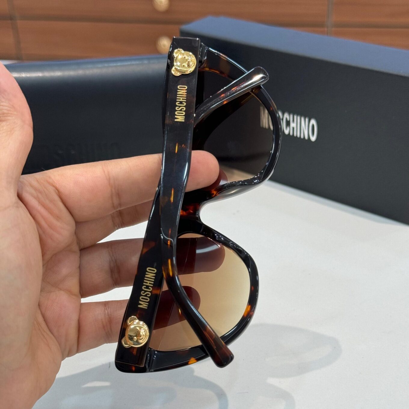 WhatsApp Image 2025-02-18 at 9.18.27 PM (1) Moshino Women Premium Sunglass