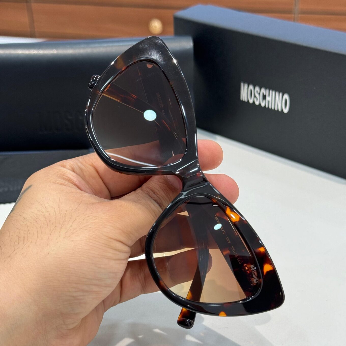 WhatsApp Image 2025-02-18 at 9.18.27 PM (2) Moshino Women Premium Sunglass