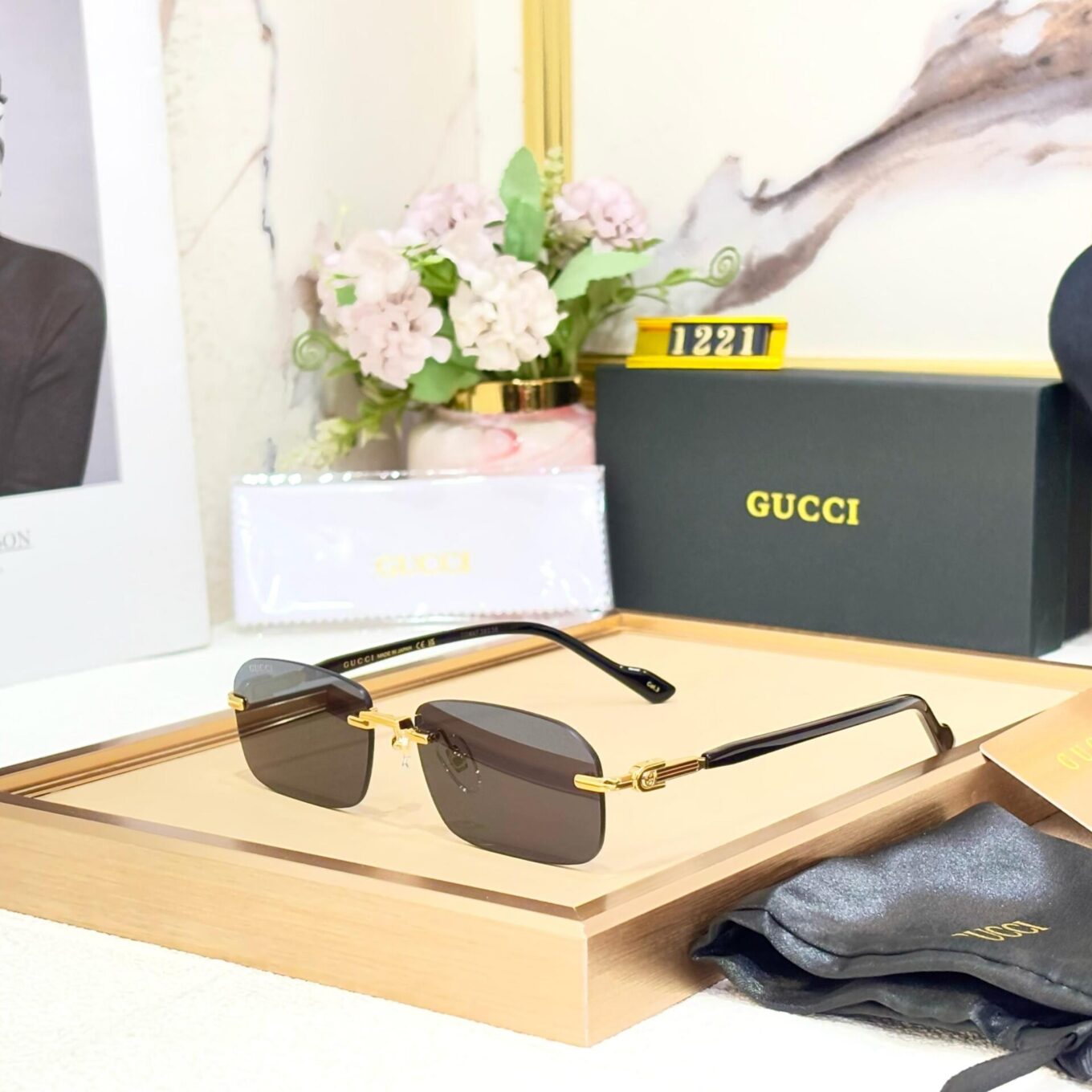 Gucci Unisex Premium Sunglass