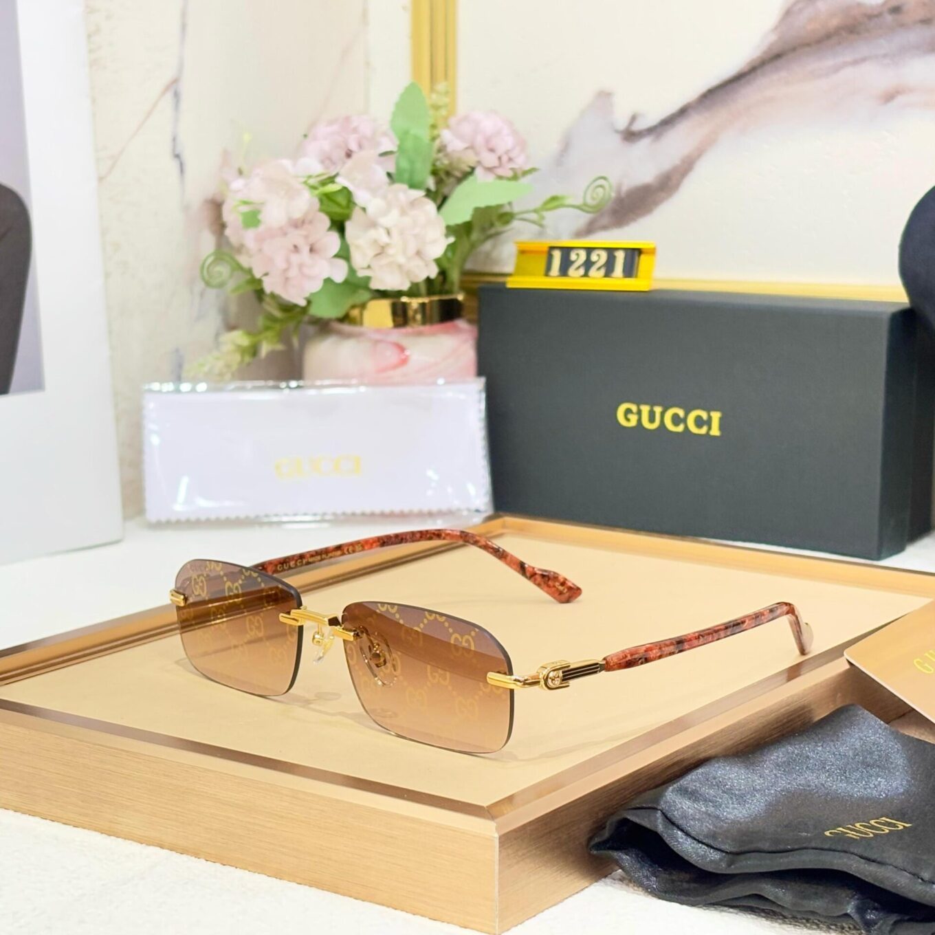 Gucci Unisex Premium Sunglass