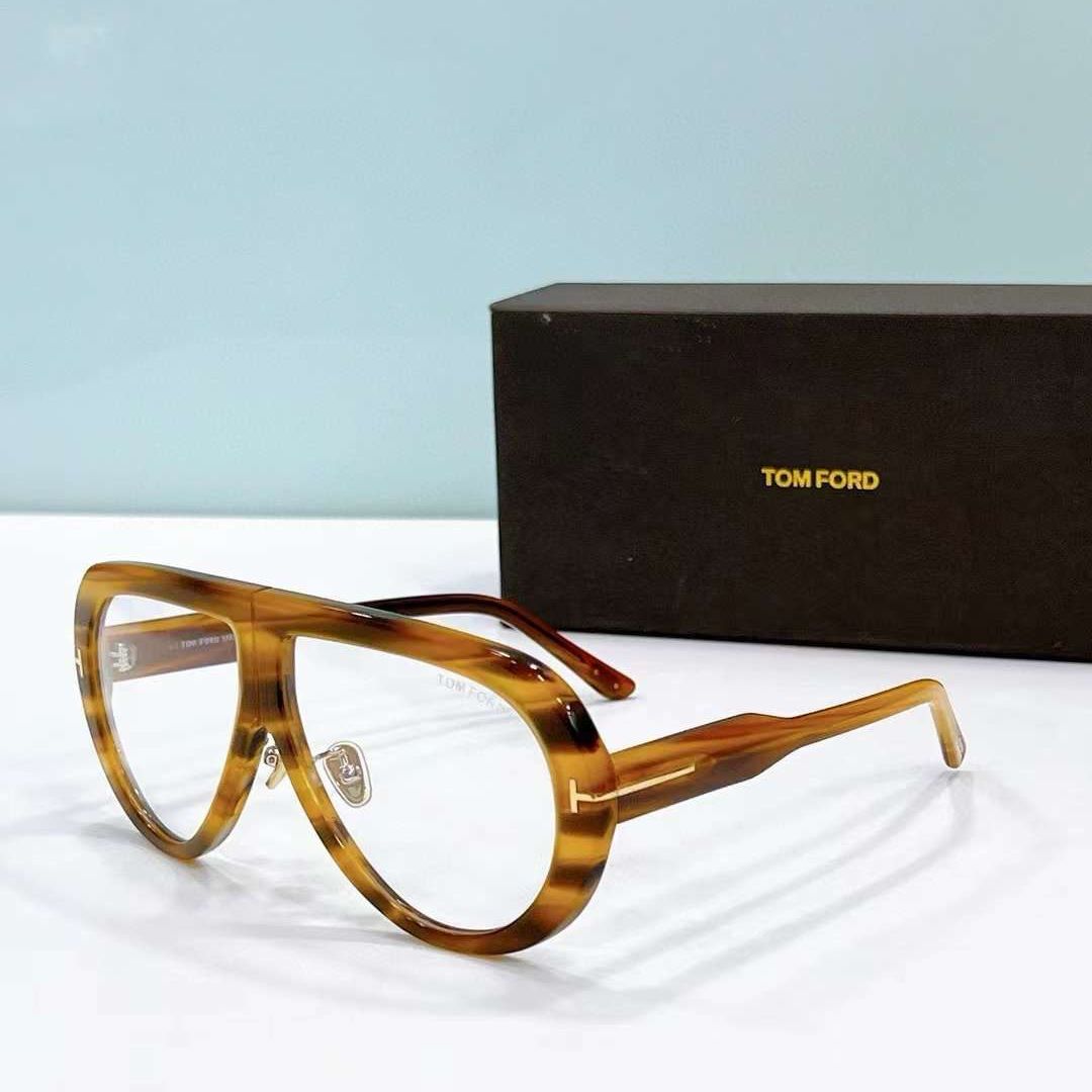 WhatsApp Image 2025-02-21 at 8.52.59 PM Tomford Unisex Premium Sunglass