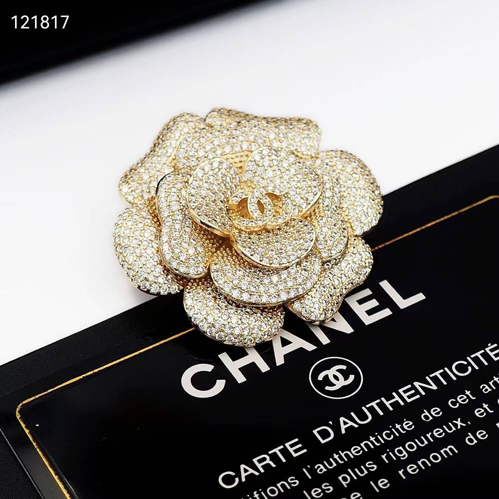 WhatsApp Image 2025-03-01 at 2.05.07 AM (1) Chanel Flower Golden Brooch
