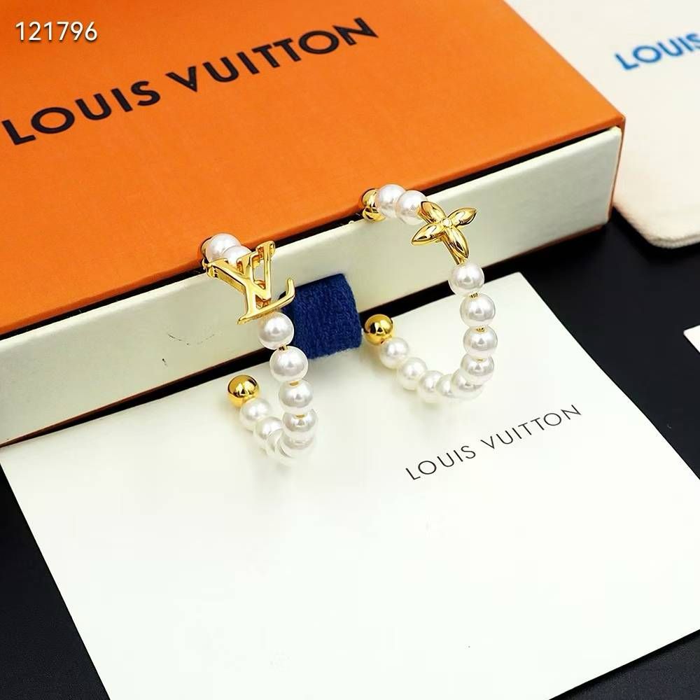 Louis Vuitton White Pearl Earring