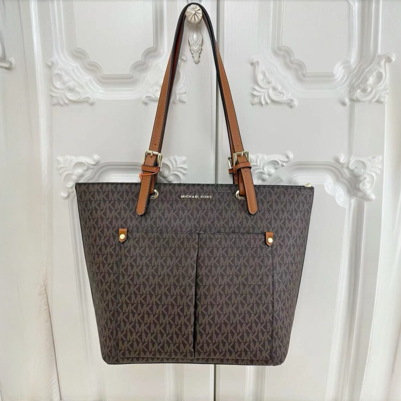 WhatsApp Image 2025-03-04 at 1.04.55 AM Michael Kors Jet Set Double Pocket Coffee Tote Bag