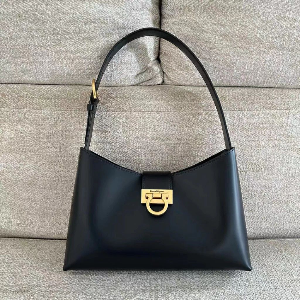 WhatsApp Image 2025-03-04 at 2.17.02 AM Ferragamo Trifolia Black Shoulder Bag (With Box)