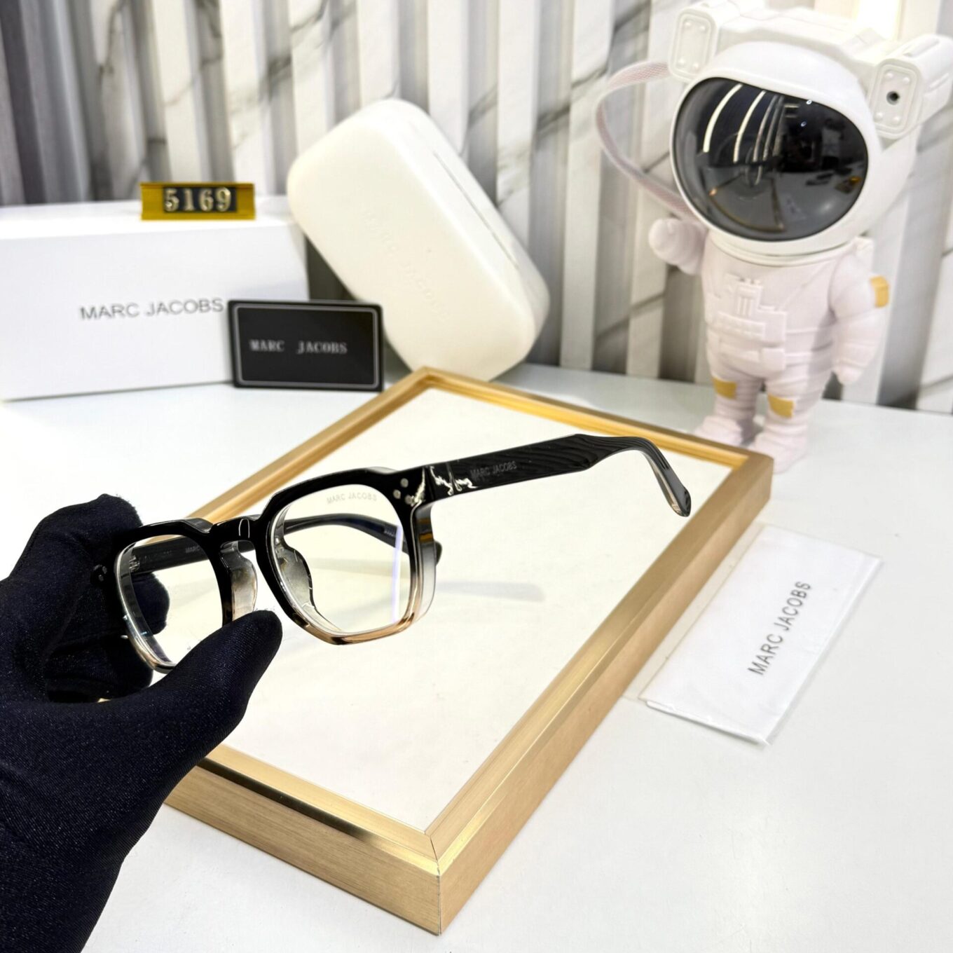 WhatsApp Image 2025-04-11 at 8.46.59 PM (1) Marc Jacobs Unisex Wayfarer