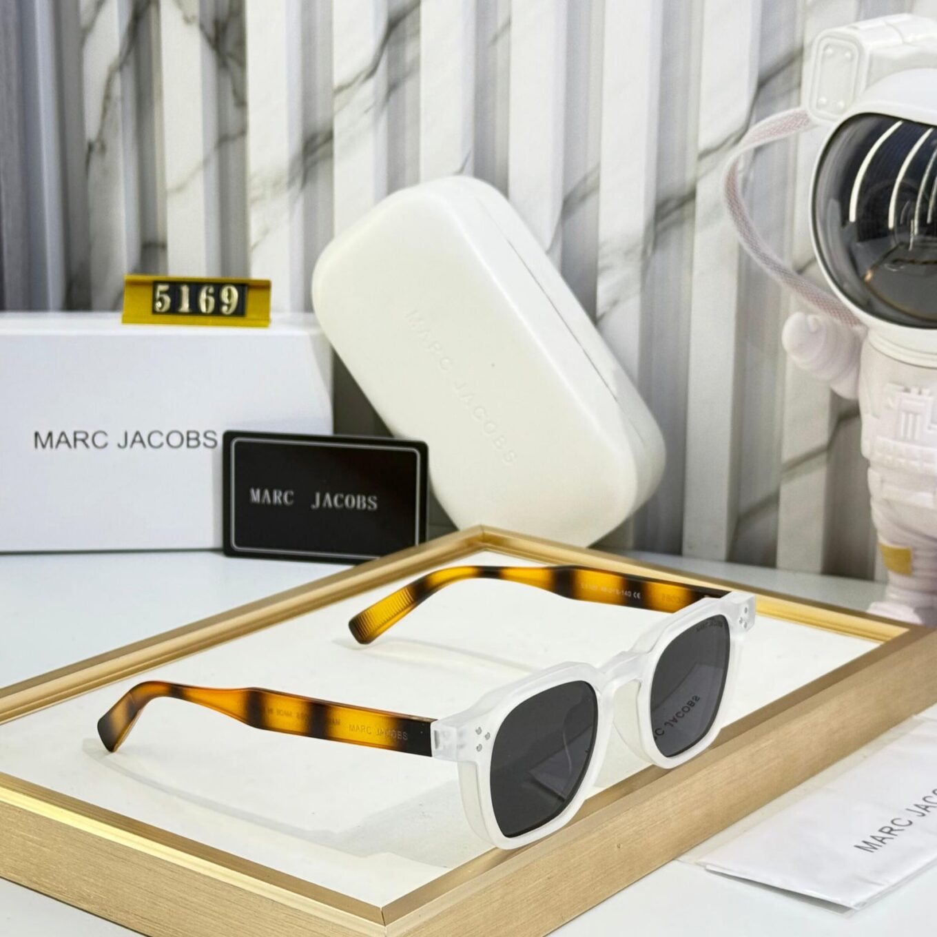 WhatsApp Image 2025-04-11 at 8.48.01 PM (1) Marc Jacobs Unisex Wayfarer