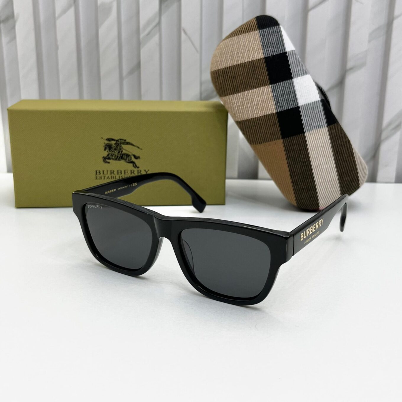 Burberry men Premium Sunglass