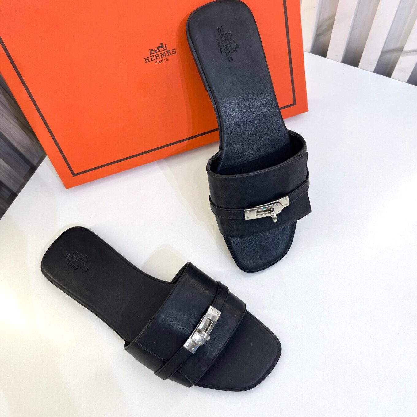 WhatsApp Image 2025-08-22 at 9.11.26 PM Hermes Giulia Black Slide Sandal