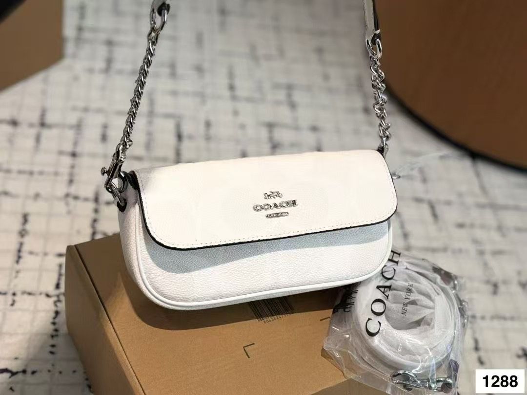 Coach Hailey White Shoulder Bag (With Box)