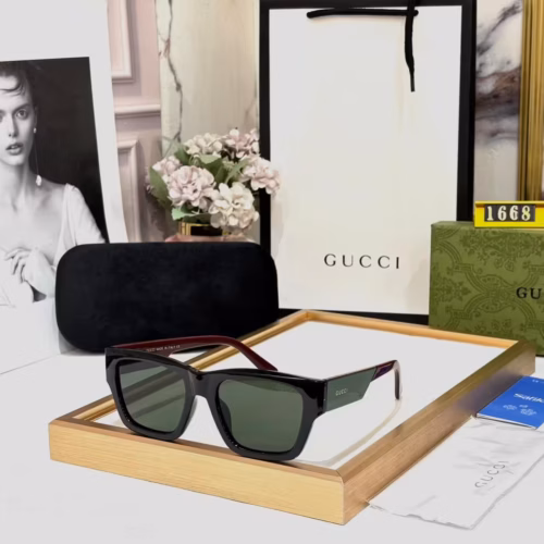Gucci Rectangular UV Protected Unisex Sunglass