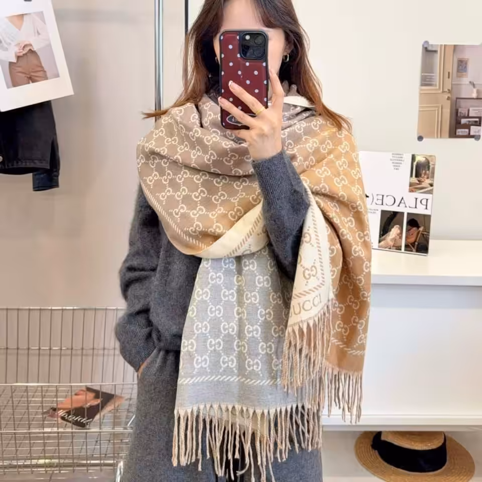 Gucci GG Crayola Gray Unisex Woollen Stole