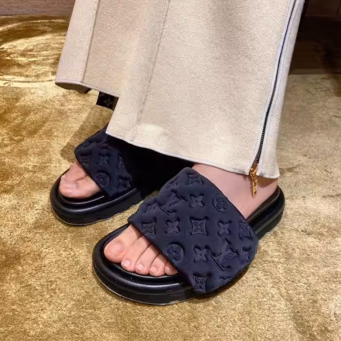 Louis Vuitton Pool Pillow Black Mule