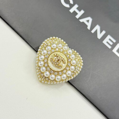 WhatsApp Image 2026-02-17 at 9.49.26 PM (1) Chanel Pearl Heart Brooch